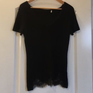 Elie Tahari Black short sleeved V-neck sweater